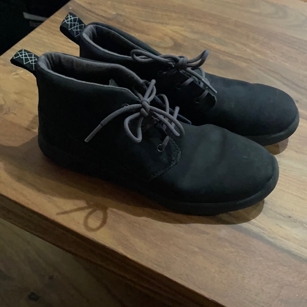 Comfy + Cute Ugg Boys Shoes treadlite